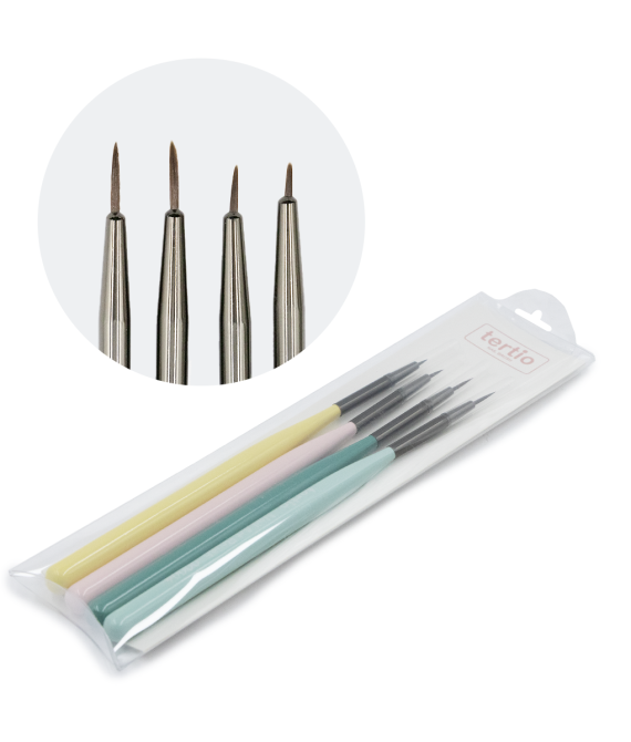 Set 4 pennelli punta fine per nail art